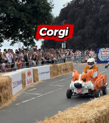 The Belly Low and Ready To Go Corgi soapbox in full flow heading towards the finish line